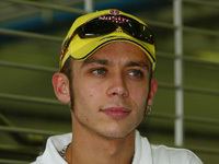Valentino Rossi jette le gant à Fernando Alonso