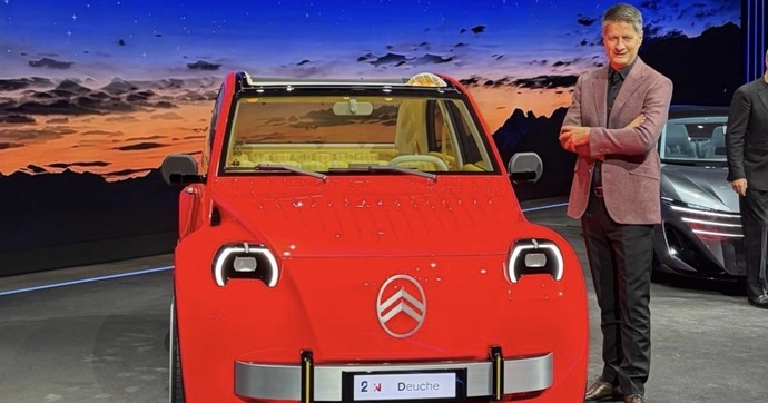 Rendez-vous en 2028 pour la 2 CV de série: "100 % électrique, made in Europe, 15 000 €, sans oublier le bruit typique au démarrage" confie le patron de Citroën Xavier Chardon