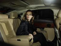 Jaguar félicite Valérie Trierweiller parce qu'elle roule en XJ...