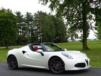 Essai vidéo – Alfa Romeo 4C Spider : le plaisir à tout prix