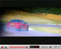 Vidéo: Tiff fume la BMW M3