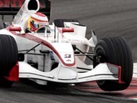 Super Aguri s'accroche en queue de peloton