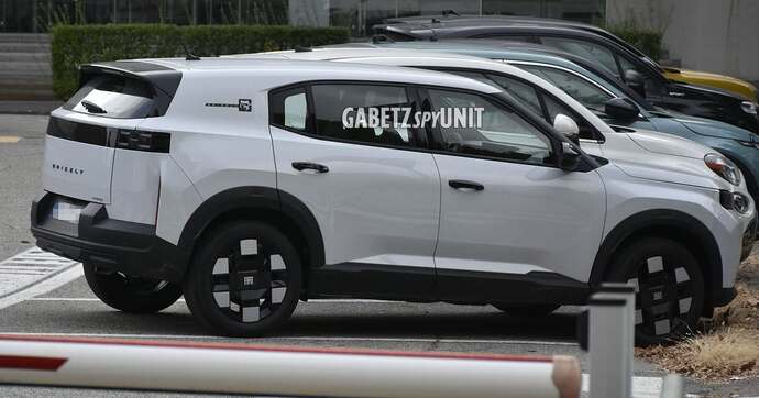 Voilà à quoi ressemble le nouveau Fiat Grizzly, ce SUV familial « pas cher », dans sa version de base à environ 20 000€