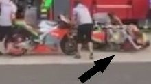 Vidéo - MotoGP: quand Bautista écrase son mécanicien