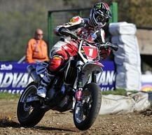 Supermotard mondial en Italie : Adrien Chareyre à 4 points du titre