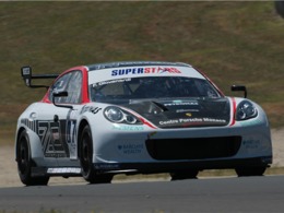 La Porsche Panamera débute en compétition