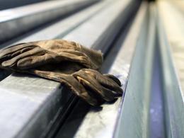 PSA: menace de licenciement pour une paire de gants