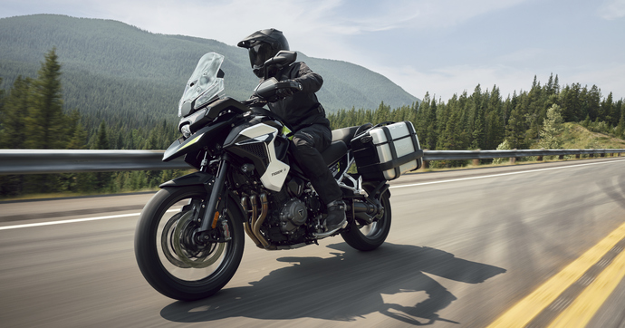 Plus de puissance et de technologies pour la nouvelle Triumph Tiger 1200