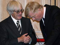Max Mosley et Bernie Ecclestone main dans la main