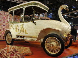 Vidéo en direct de Rétromobile 2014 - Les voitures des maharadjas : toutes d'originalité, d'extravagance et de splendeur