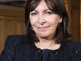 Paris: nouvelle offensive d'Anne Hidalgo contre la voiture