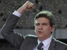 Arnaud Montebourg somme Renault d'investir à nouveau en France
