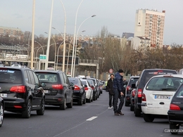 Taxi vs VTC: la grève reconduite et un médiateur envoyé au front