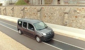 Renault teste la recharge des véhicules électriques en roulant