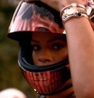 Moto§Sexy - Vidéo: quant Rihanna flingue la S 1000RR