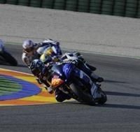 600 Superstock - Brands Hatch D.1: Baz en tête