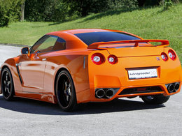 Nissan GT-R Königseder, orange pressée