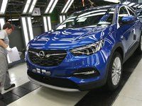 Succès des SUV PSA : les Peugeot 5008 et Opel Grandland X vont changer d'usine