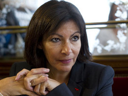 Circulation alternée à Paris: Anne Hidalgo charge Ségolène Royal