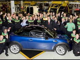 La première Mini Coupé sort de chaîne