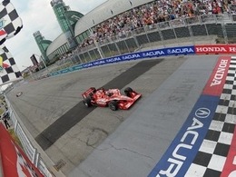 Dario Franchitti tire le gros lot à Toronto
