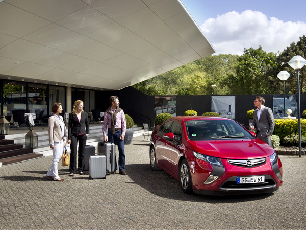 Des Opel Ampera pour Europcar