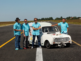 ille et une Renault 4 au "4L international"