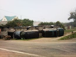 Un transporteur se renverse et détruit sa cargaison de Land Rover