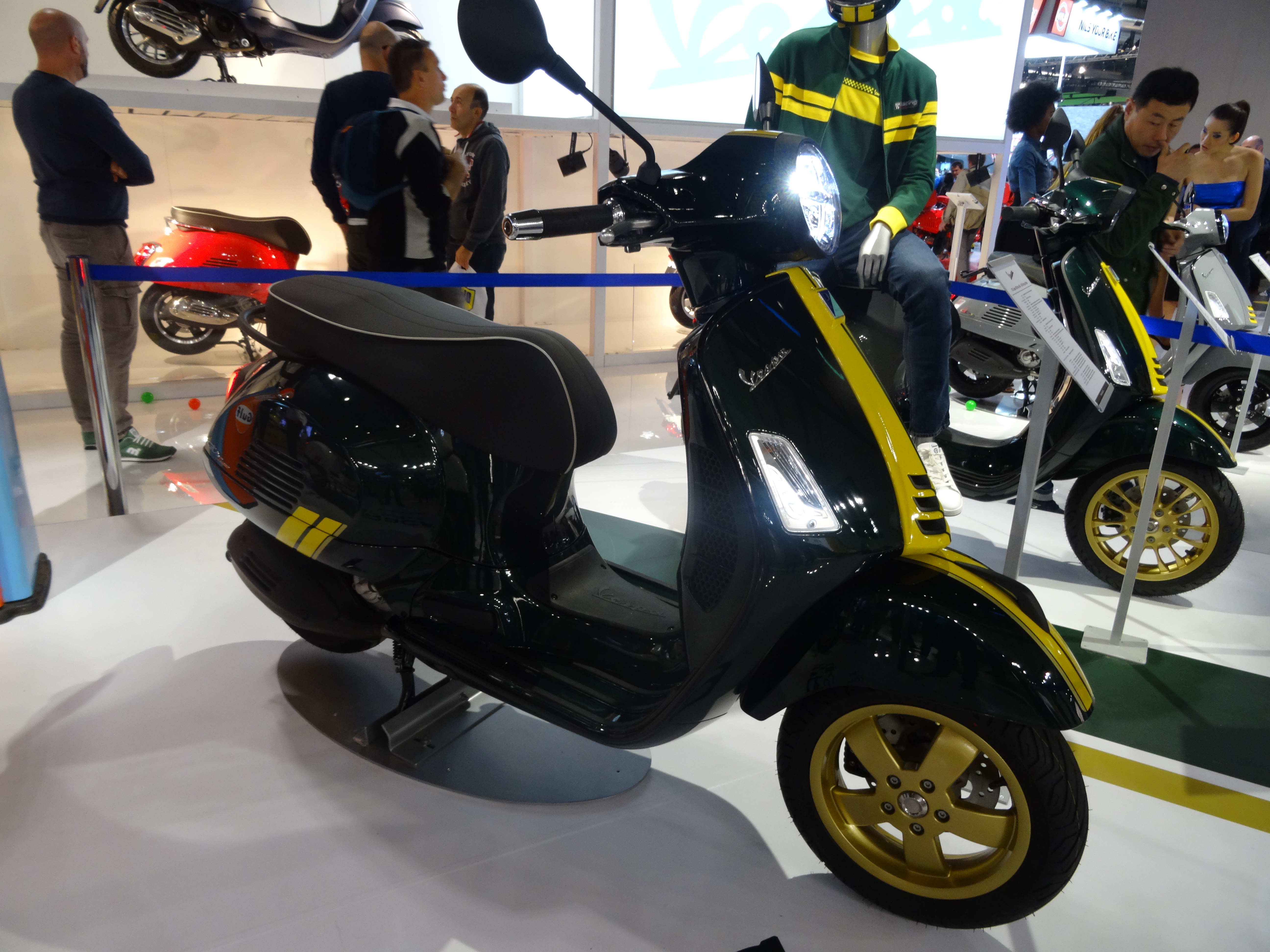 Vespa Racing Sixties : coloris inédits - En direct du salon de Milan 2019