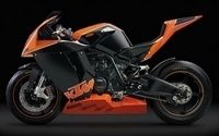 KTM RC8 R : Va y avoir du sport dans l' «R»