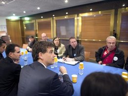 Dossier PSA : Arnaud Montebourg revient à la charge et veut discuter de l'Alliance avec GM