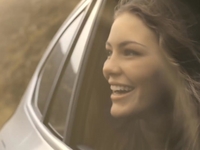 BMW publie une vidéo avec un X1 et des jeunes trentenaires