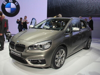 Vidéo en direct de Genève 2014 - BMW Série 2 Active Tourer : faites des enfants