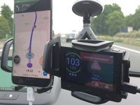 Test vidéo Caradisiac - Le match des antiradars : Waze peut-il remplacer Coyote ?
