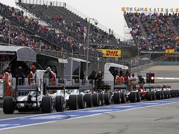 F1 2014 : les monoplaces devront rouler en 100% électrique dans les stands