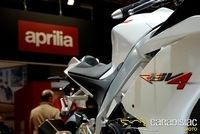 Salon de Milan 2009 en direct : L'Aprilia RSV4, de R à Factory...