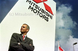 DaimlerChrysler lâche Mitsubishi