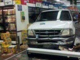 Las Vegas : une automobiliste fonce dans une épicerie et fait 26 blessés
