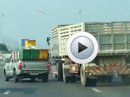 Vidéo : un poids-lourd thaïlandais se fait justice sur la route