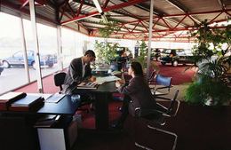 Le marché automobile continue de chuter