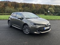 Essai vidéo - Toyota Corolla 2019 : foule hybride