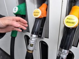 Le prix du pétrole baisse, le tarif du plein aussi