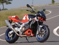 L'Aprilia Tuono 2006 : un roadster musclé