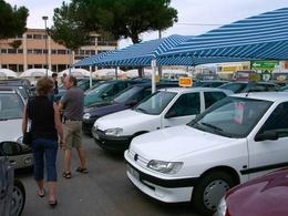 Vente de voitures neuves, la chute continue