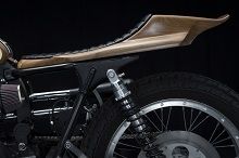Concept – Triumph : le cuir et le bois deviennent-ils tendance ?