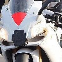 Aprilia: Voilà la RSV4 sous le soleil avant les projecteurs