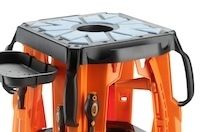 KTM facilite l'entretien de votre moto TT: tabouret et tapis Factory.