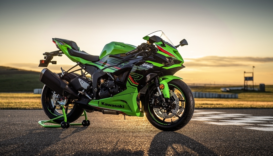 写真 スリクソン ZX4 アイアン(6本セット) Diamana ZX for IRON(アイアン