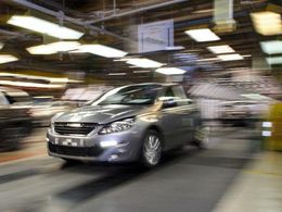La 308 marche bien, Peugeot augmente la production et crée 600 postes