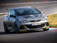 L'Opel Astra OPC EXTREME fait la belle en vidéo